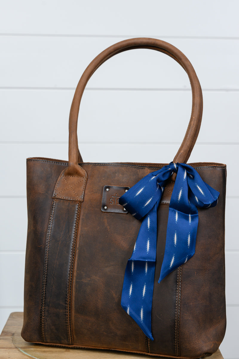 Buckstitch navy twilly