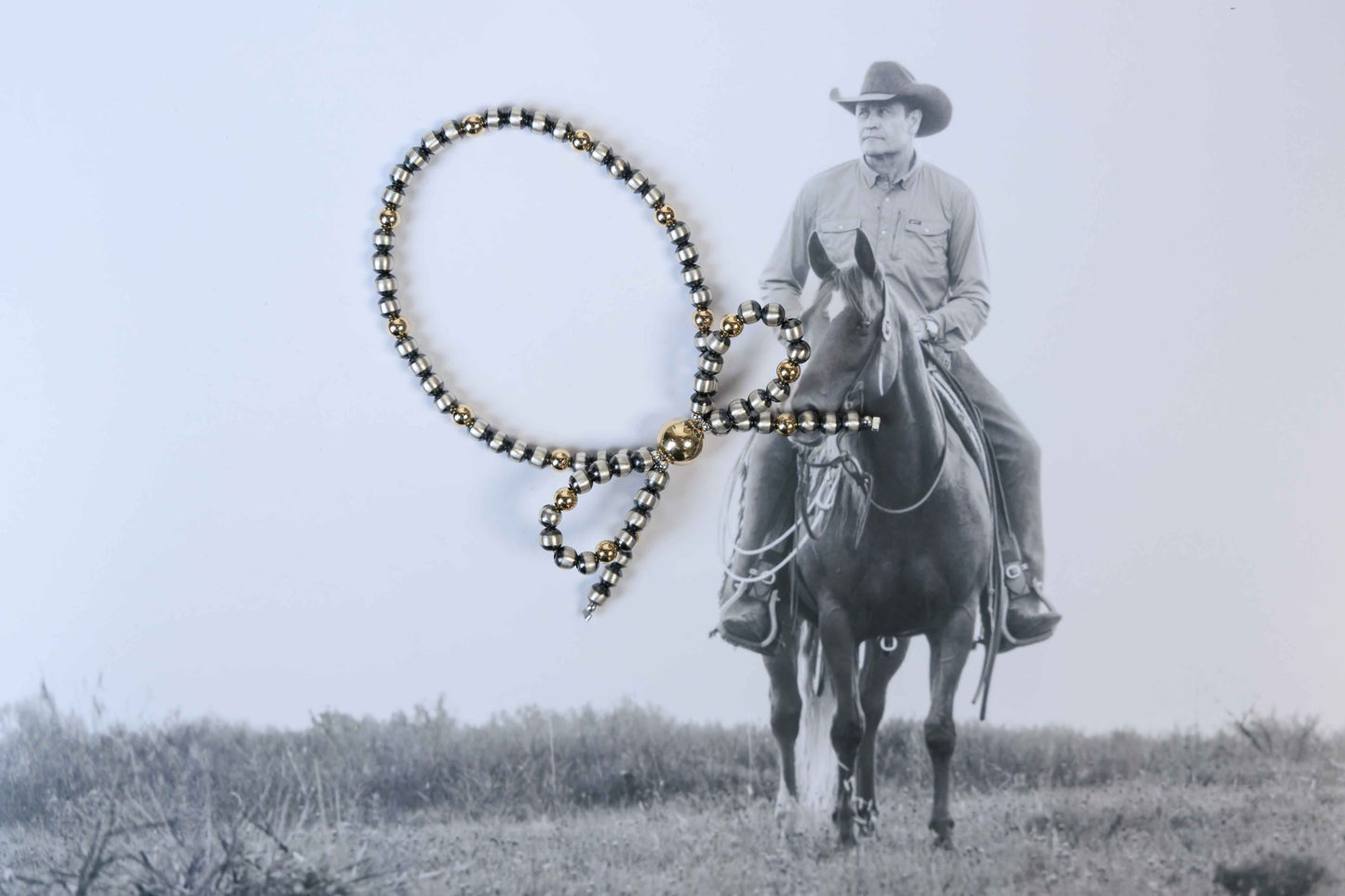 Western Pearl SG Bow Bracelet
