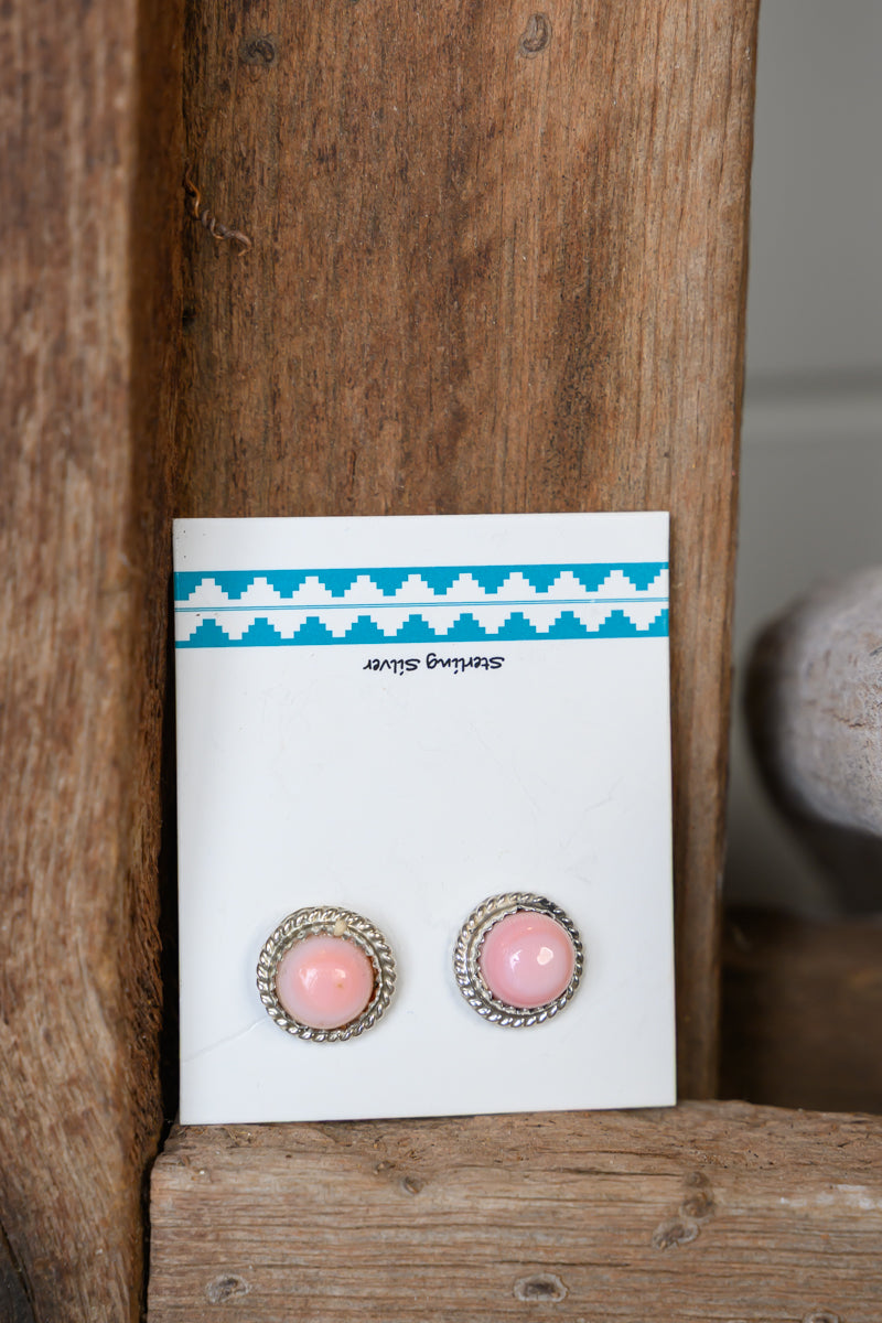 Earrings Pink Conch Stud
