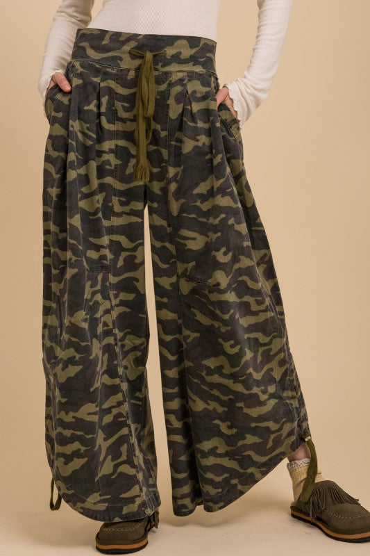 Ruched Side Camo Pants