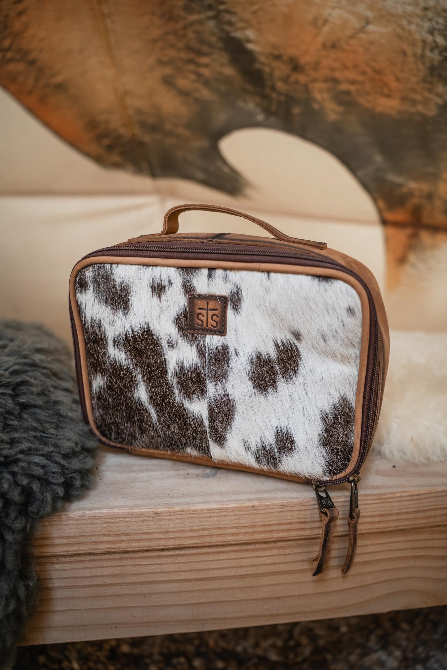 Cowhide Yukon Makeup Organizer