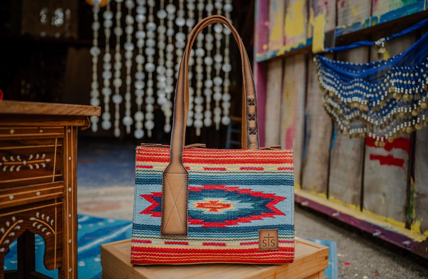 Chaynee Valley Ruby Purse Serape