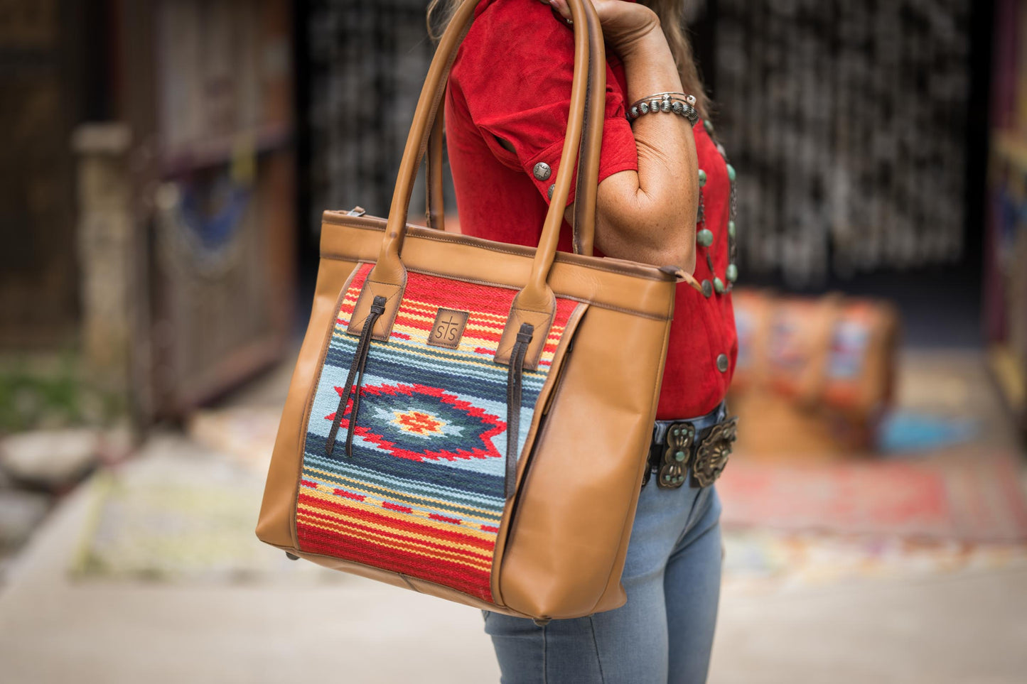 Chaynee Valley Lg Tote Serape