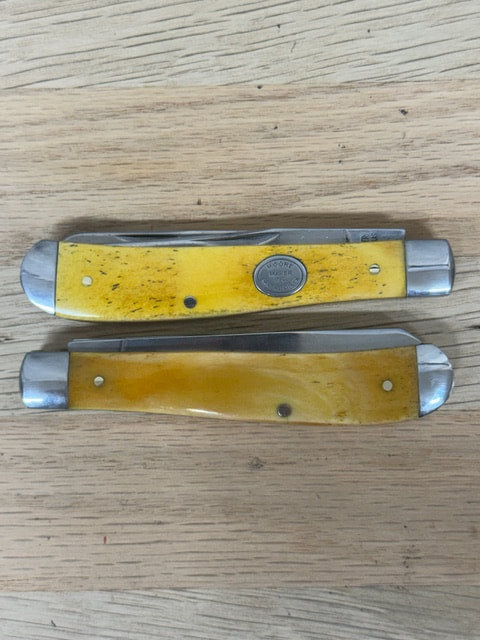 Moore Maker - 3 7/8" Yellow Bone Trapper Pocket Knife