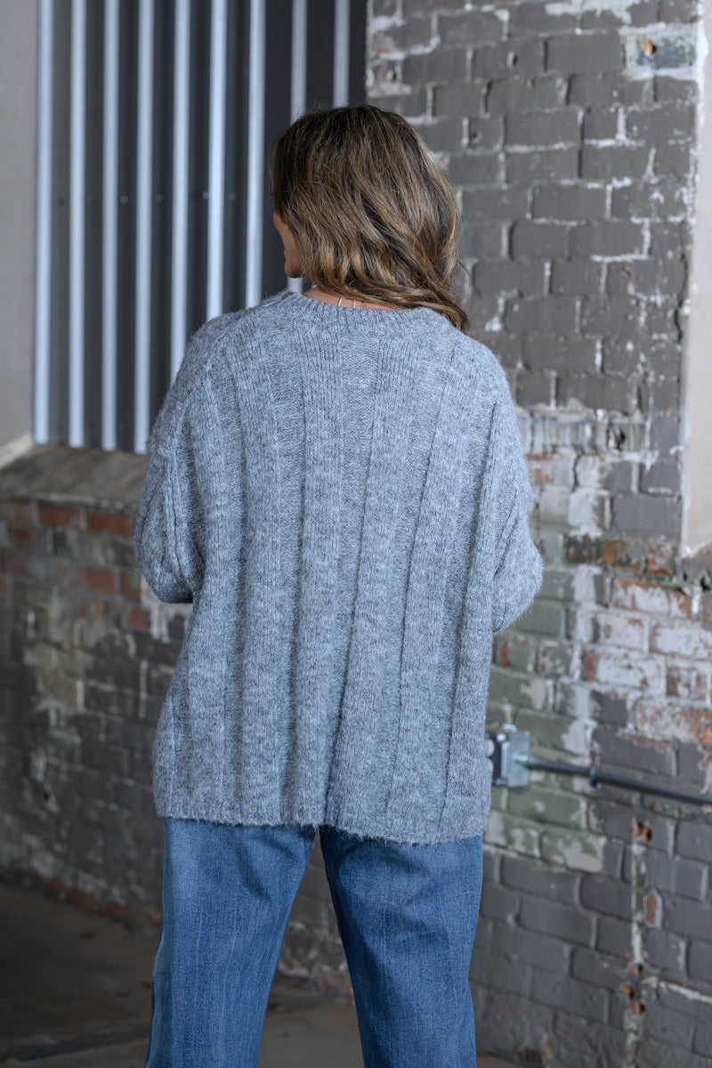Easel Clothing Heather Gray Long Sleeve Knitted Sweater Top – Women's Boutique Knit Sweater