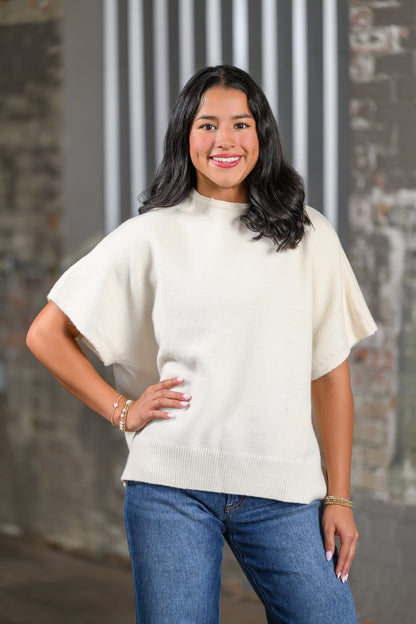 ee Off White Crew Neck Knit Top for Women