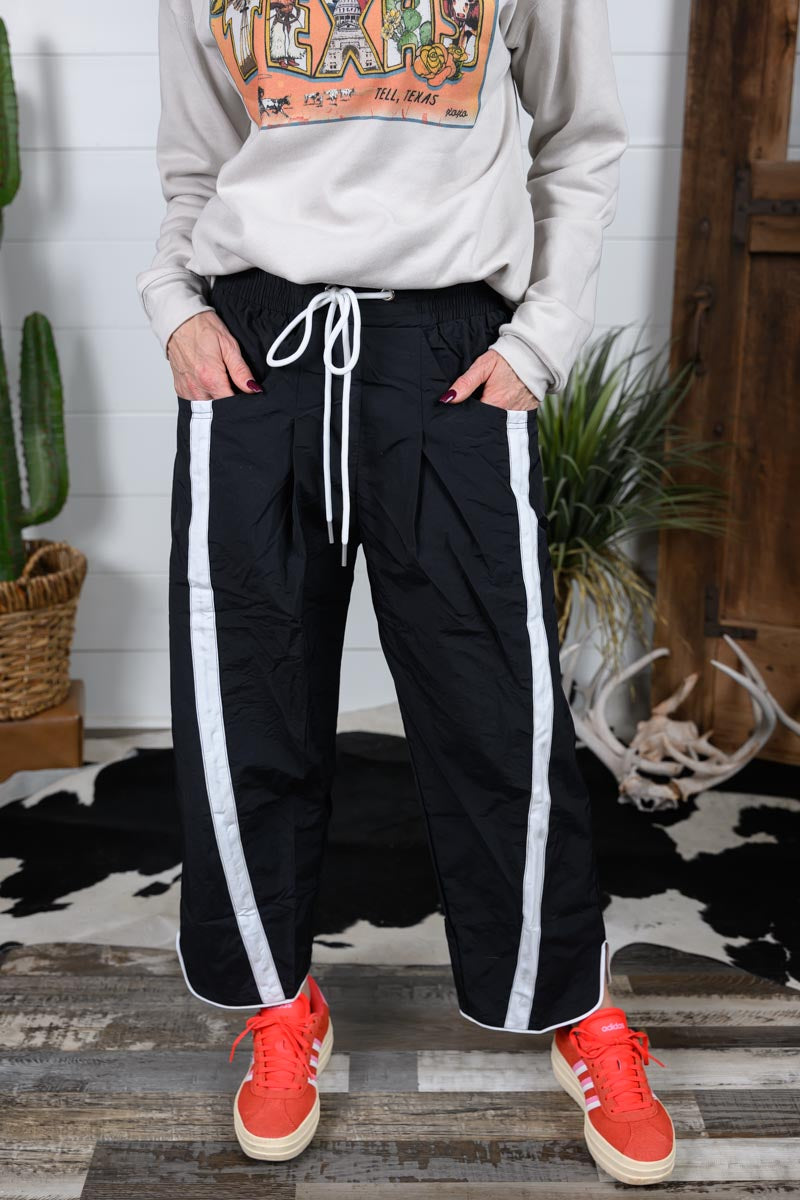 Windbreaker Pants with Stripe - Black/White