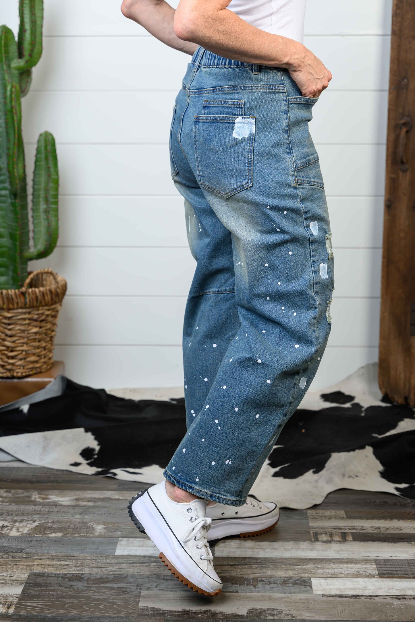 Distressed Barrel Jean, Dark Wash