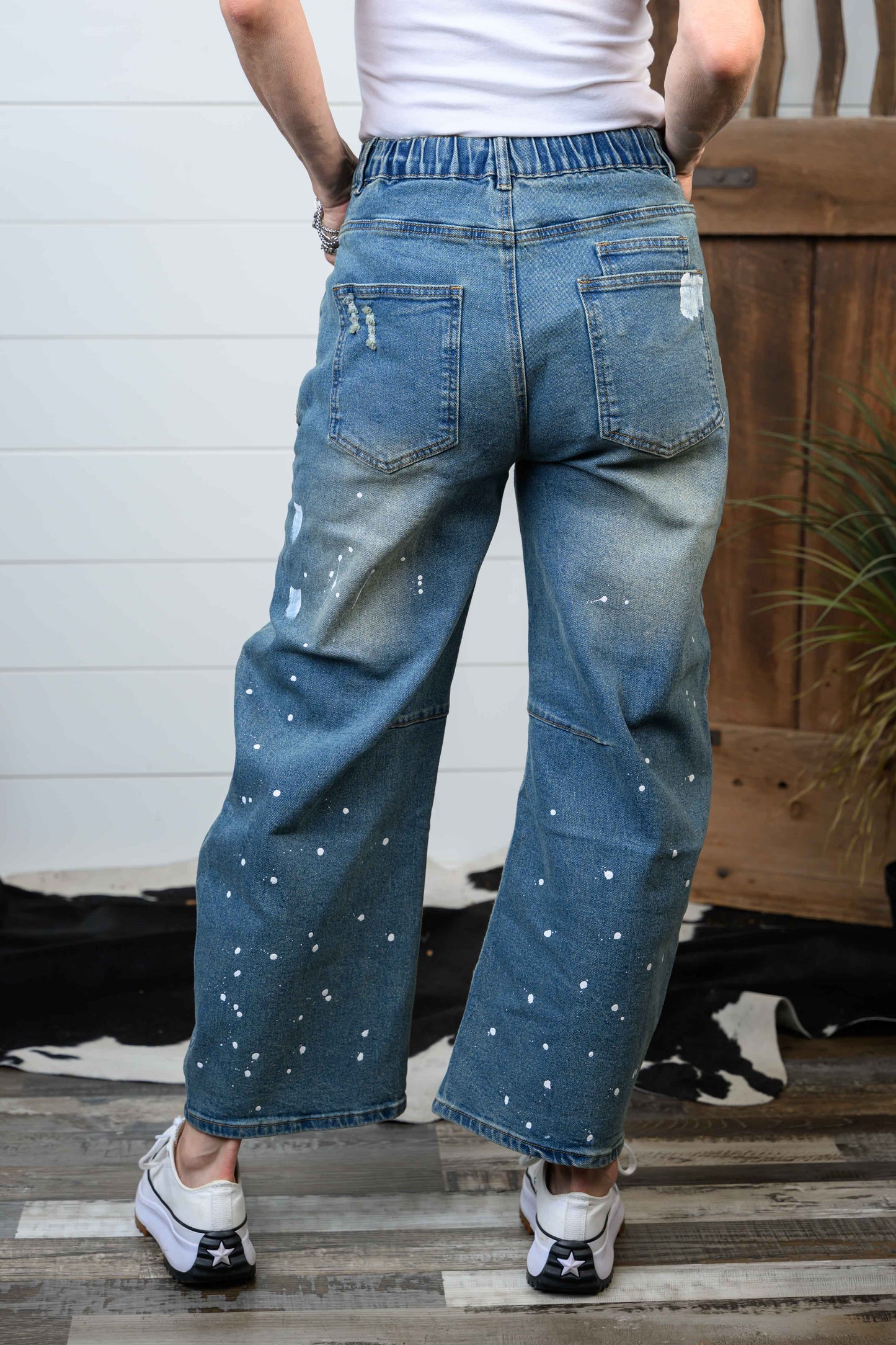 Distressed Barrel Jean, Dark Wash