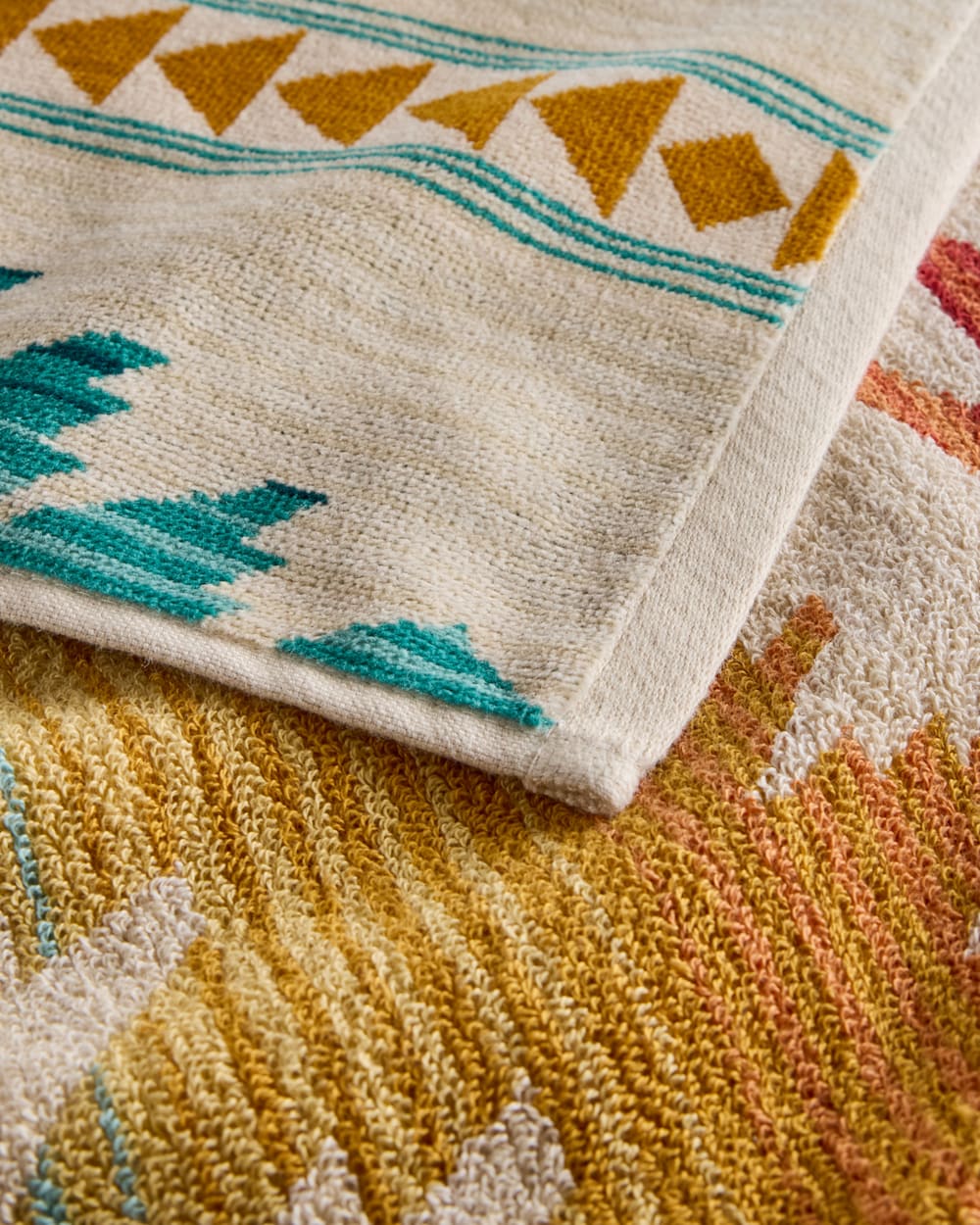 Pendleton Oversized Jacquard Spa Towel – Sunset Pass Luxury Cotton Towel