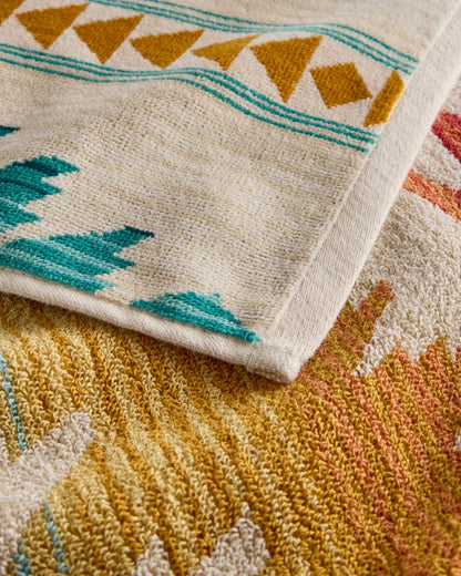 Pendleton Oversized Jacquard Spa Towel – Sunset Pass Luxury Cotton Towel