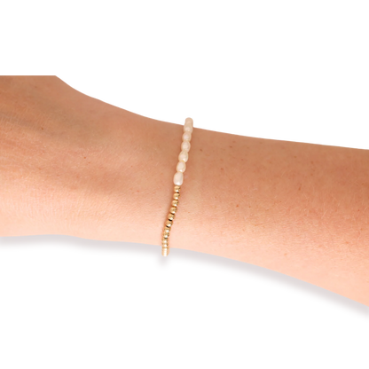 Hannah Pearl Bracelet in Gold