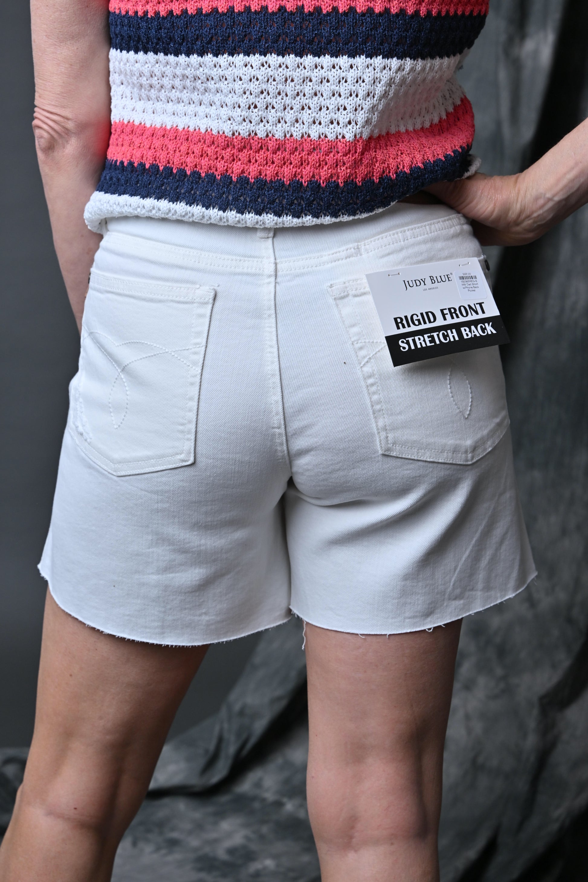 High waisted white denim shorts relaxed fit summer outfit