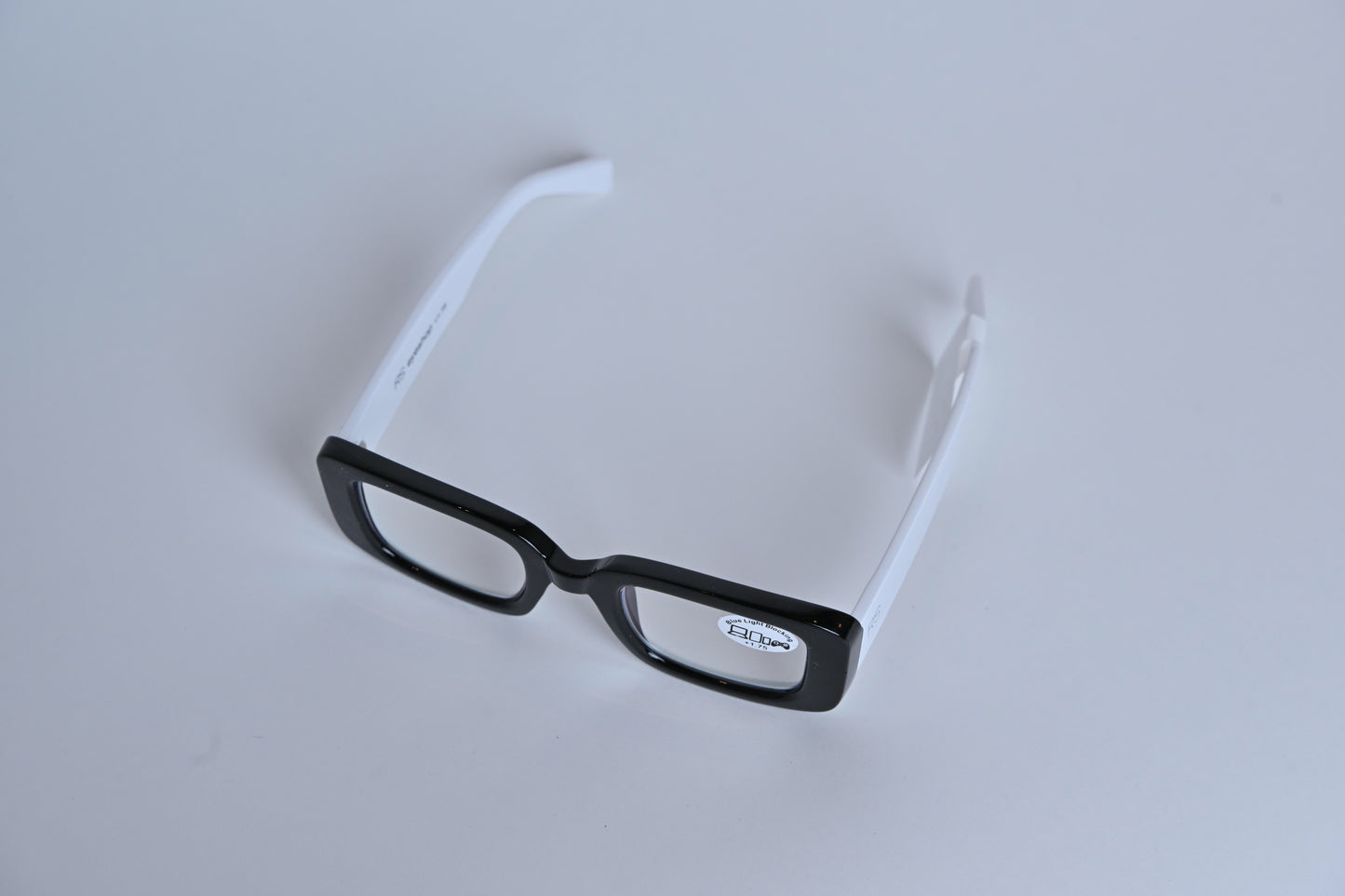 RS Eyeshop Black & White Reader Glasses – Stylish Reading Glasses