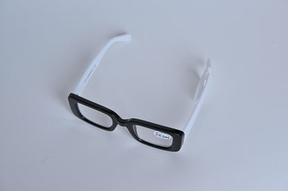 RS Eyeshop Black & White Reader Glasses – Stylish Reading Glasses