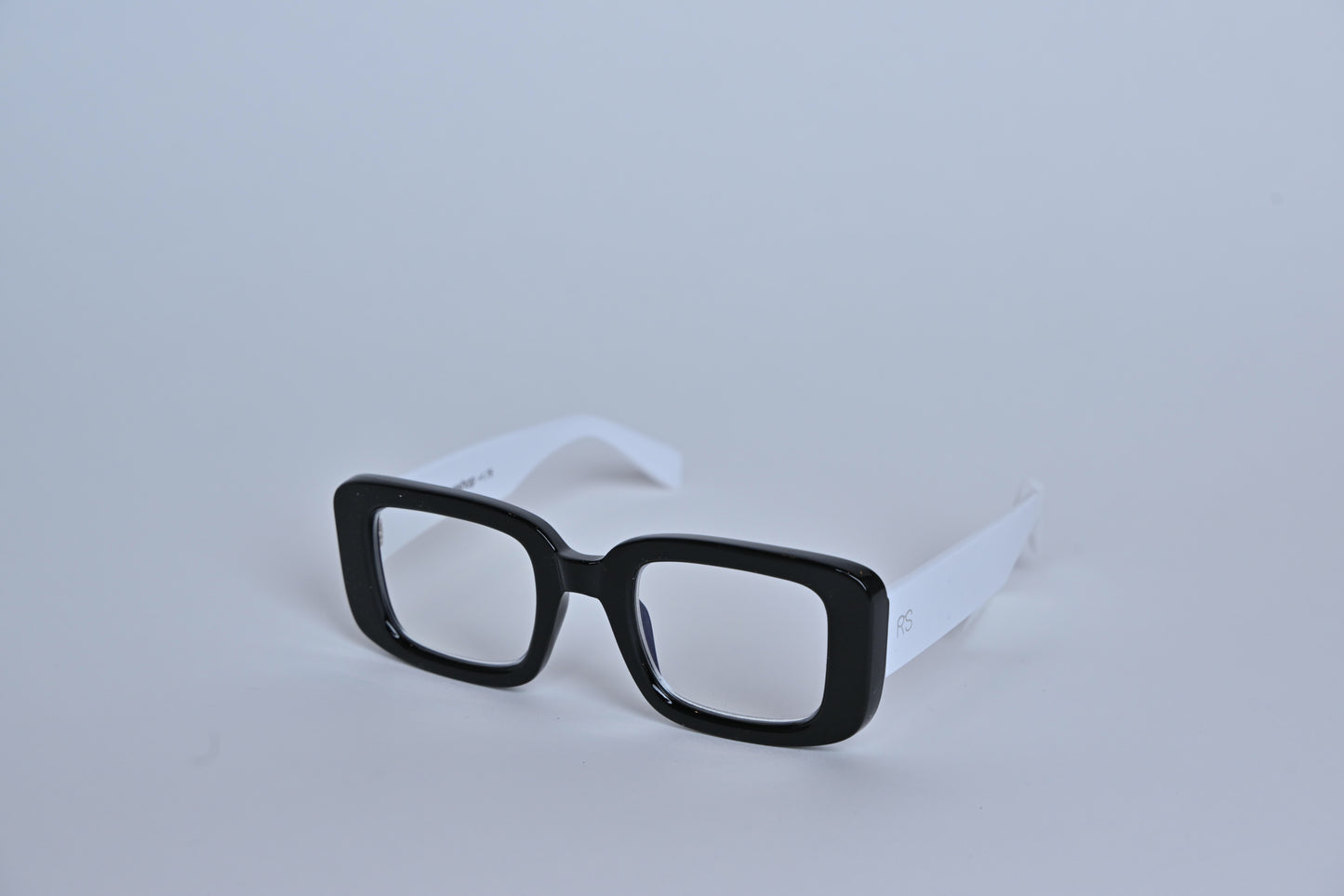 RS Eyeshop Black & White Reader Glasses – Stylish Reading Glasses