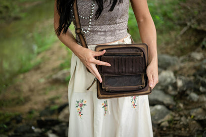 Baroness Evie Organizer