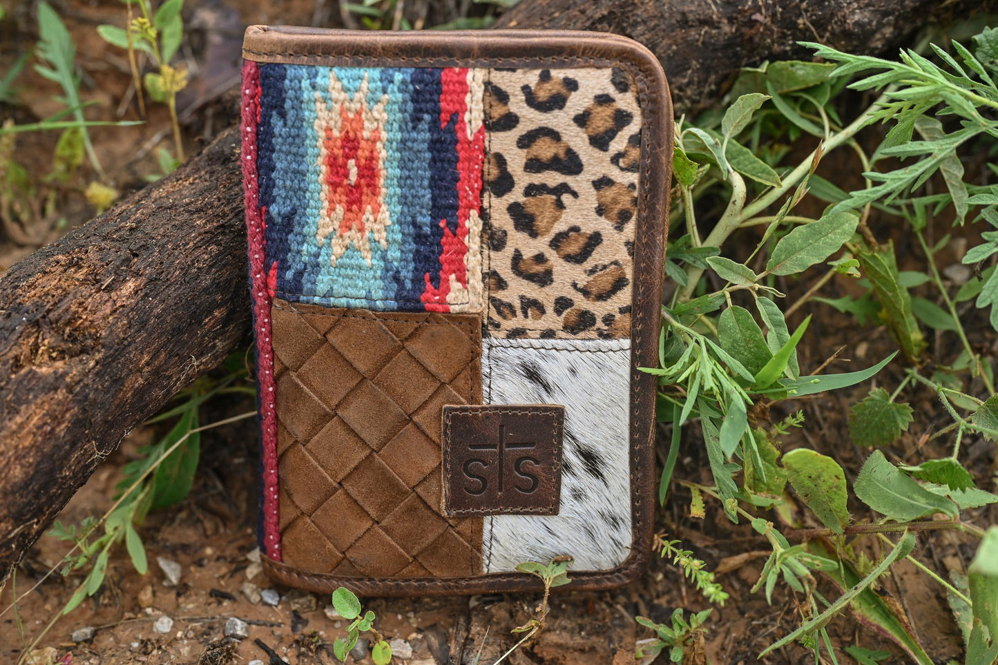 Chaynee Mountain Magnetic Wallet