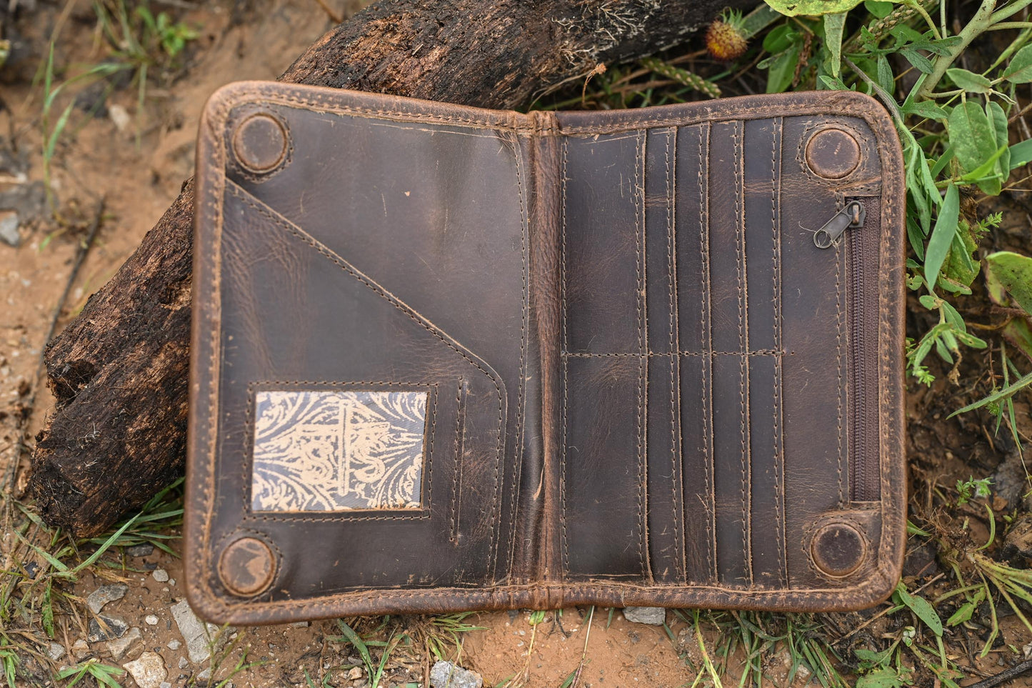 Chaynee Mountain Magnetic Wallet