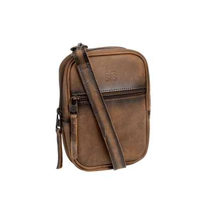 STS Ranchwear Baroness Auzlyn Leather Crossbody Bag Jennifer Smith STS Ranchwear 3/4 product shot