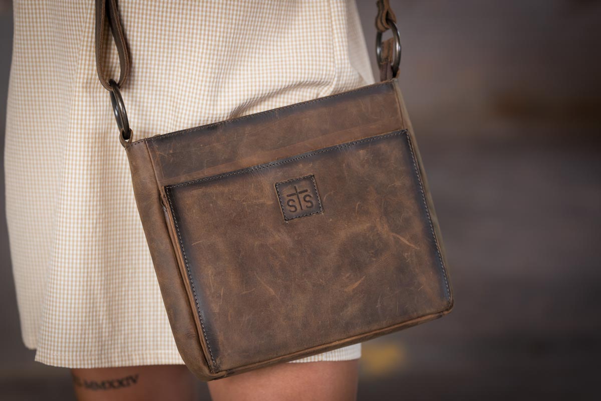 STS Ranchwear Baroness Olivia distressed leather crossbody bag
western leather crossbody purse by STS Ranchwear brown distressed leather western handbag Jennifer Smith STS Ranch close up view