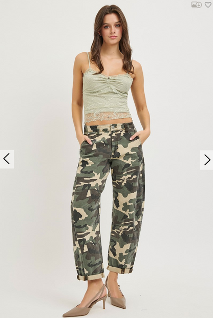 Risen High Rise Ankle Barrel Roll Up Pants in Faded Camo – Women’s Boutique Camo Pants