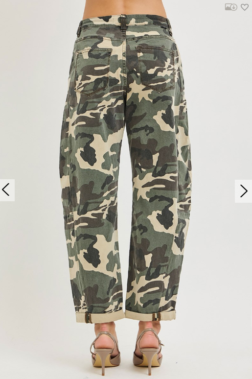 Risen High Rise Ankle Barrel Roll Up Pants in Faded Camo – Women’s Boutique Camo Pants