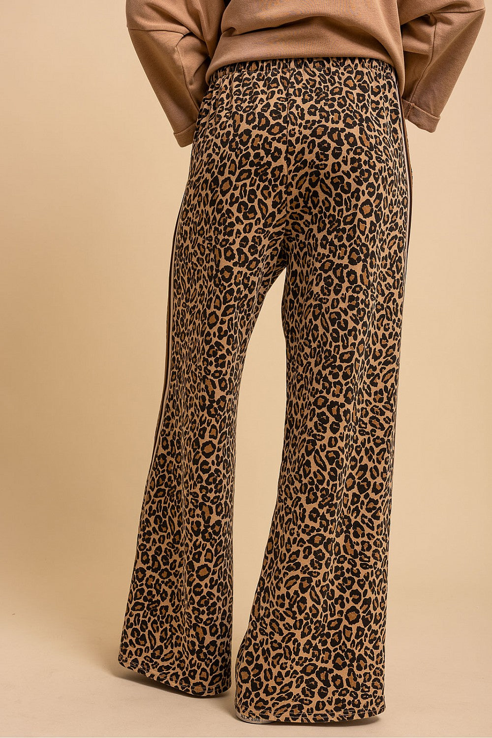 Bluevelvet Leopard Knit Wide-Cut Pull-On Pants – Women's Boutique Lounge Pants