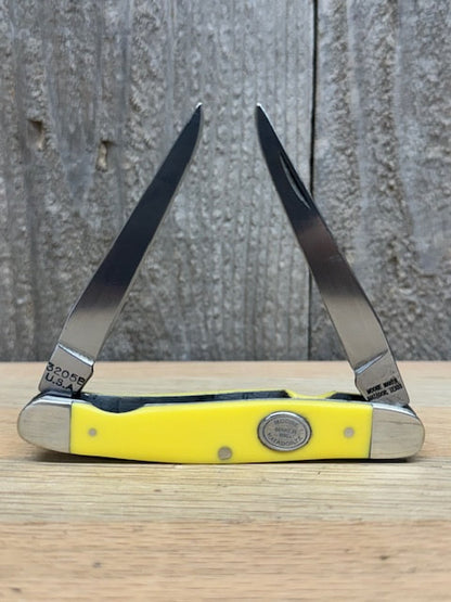 Moore Maker - 3 7/8" Yellow Delrin Muskrat Pocket Knife