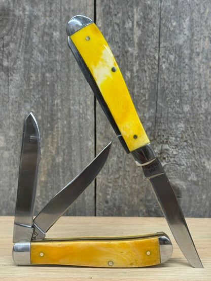 Moore Maker - 3 7/8" Yellow Bone Trapper Pocket Knife